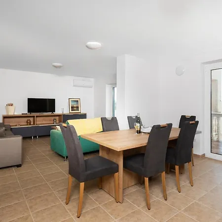 Rimagis Apartment